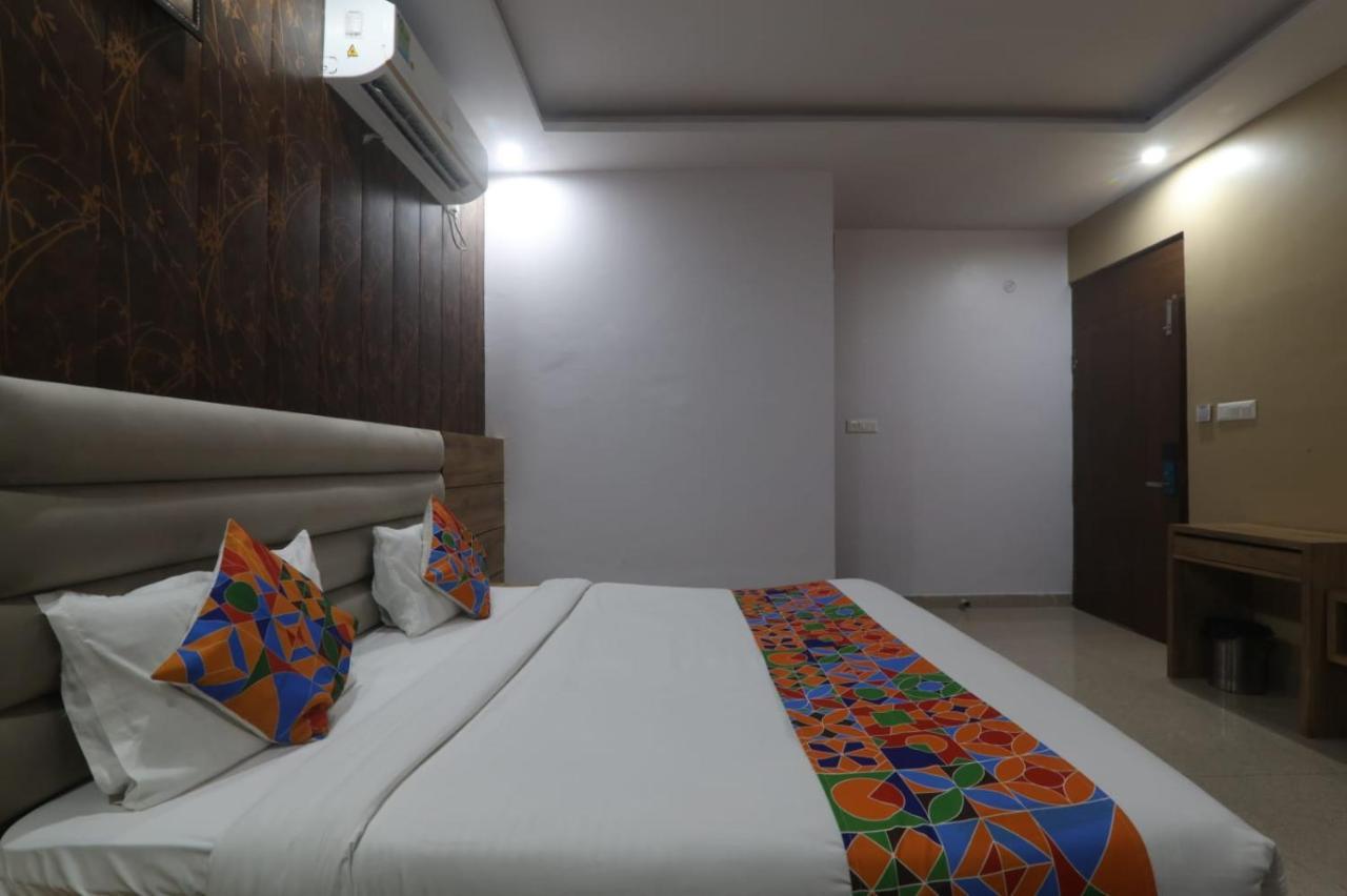 Icyhotels Hl Inn Chinhat Екстер'єр фото
