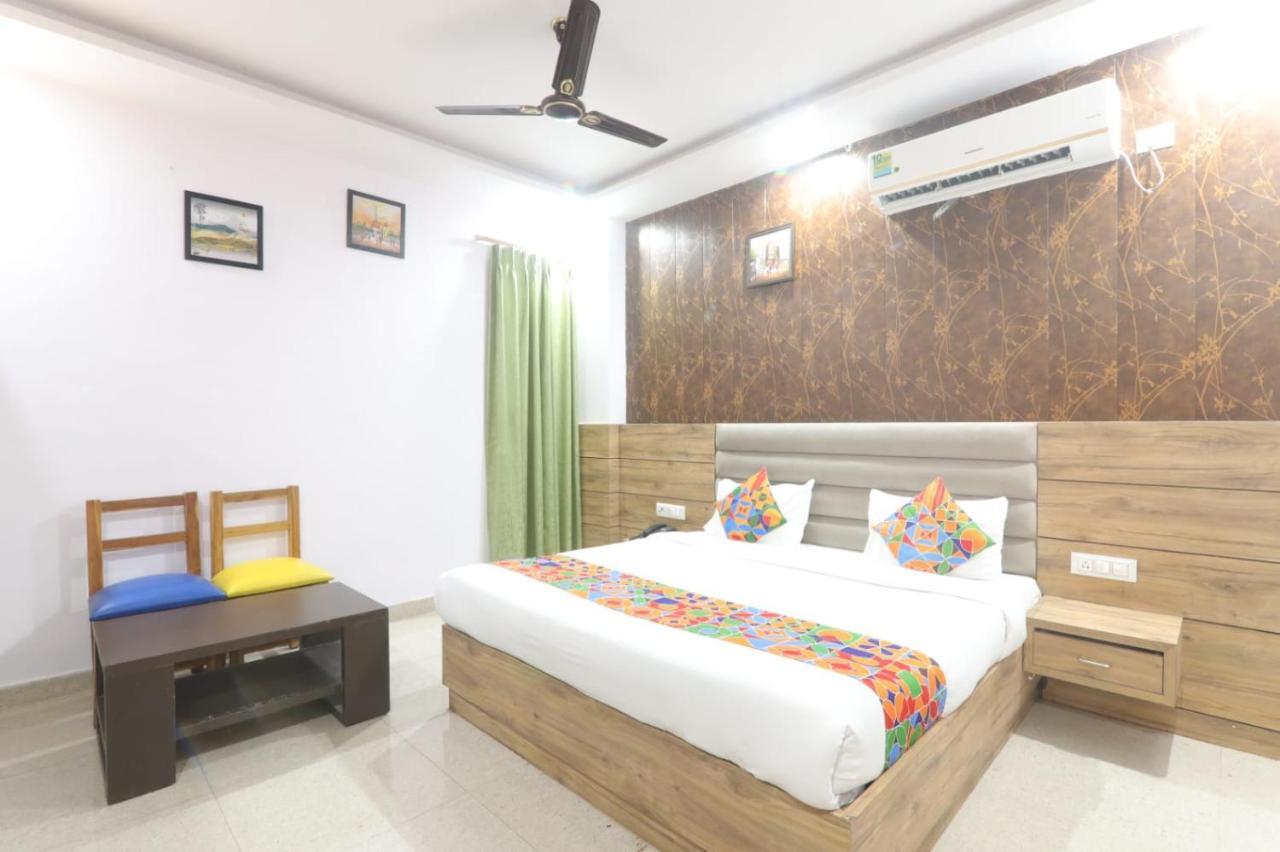 Icyhotels Hl Inn Chinhat Екстер'єр фото