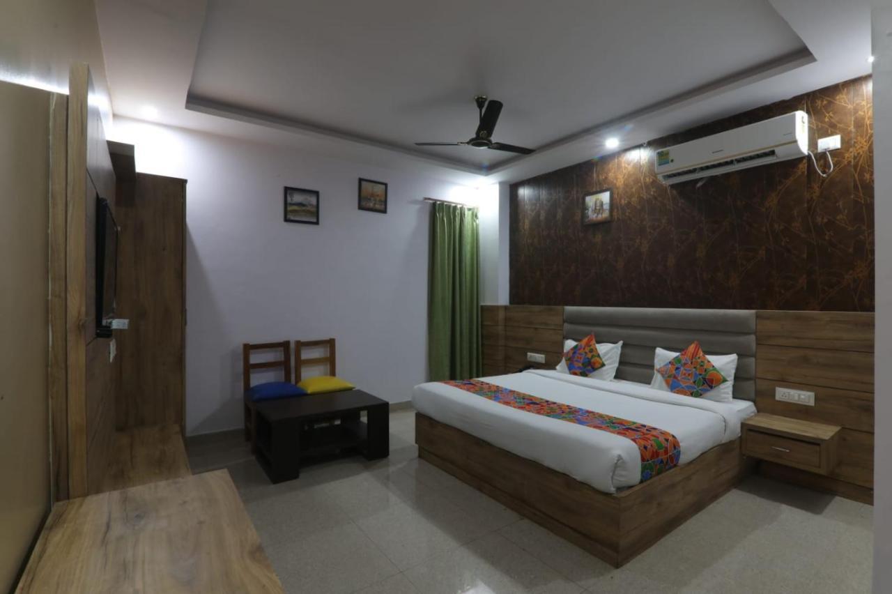 Icyhotels Hl Inn Chinhat Екстер'єр фото